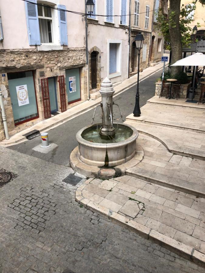Fontaine Lejlighed Aups Eksteriør billede
